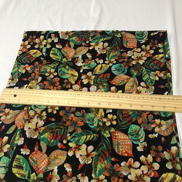 Women’s Tropical Floral Mini Skirt – High Rise, Stretch Fabric, Bold Print - Picture 5 of 5